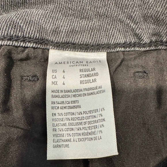American Eagle Outfitters washed black Mom Jeans - Picture 5 of 6